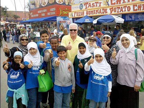 Huell Howser and friends give the fair a thumbs up. San Diego County Fair, Del Mar