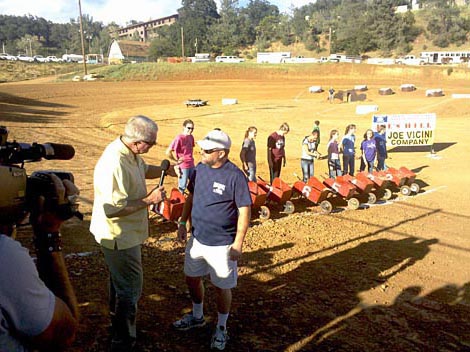 Huell Howser enjoys the tunes of a Mariachi band. Marin County Fair & Exposition, San Rafael