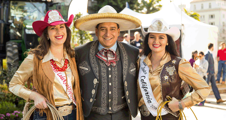 Rodeo queens posing